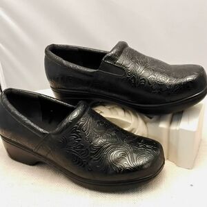 Yuu Black Embossed Women's Loafers